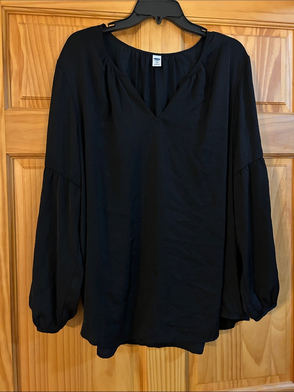 Old Navy Black V-Neck Long-Sleeve Tunic